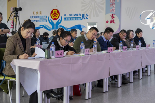 长春市首届婚姻家庭纠纷调解工作暨“春姐姐”说事解铃大学习、大练兵、大比武决赛成功举办(图3) 长春市首届婚姻家庭纠纷调解工作暨“春姐姐”说事解铃大学习、大练兵、大比武决赛成功举办(图3)